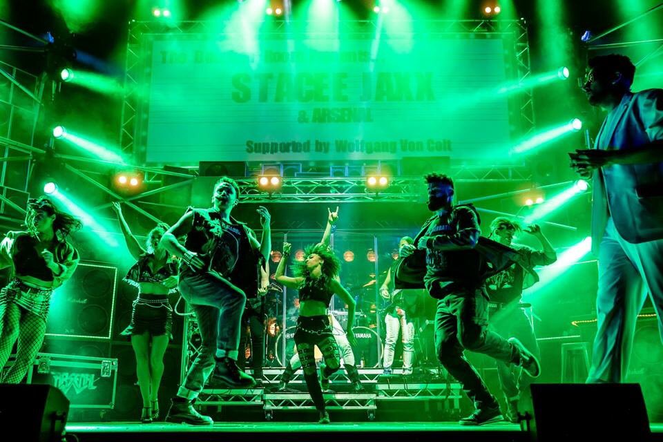 N1CKW1NSTON's tweet photo. How f’in cool does our show look? ROCK OF AGES @rockofagesuk designer: @MorganLarge lighting designer: @bcracknell video designer: @duncanjmclean https://t.co/SrgJRE4c8F