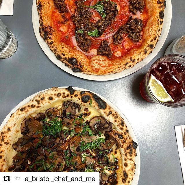 BerthasPizza's tweet photo. #Repost @a_bristol_chef_and_me
・・・
@berthaspizza ✨
vegan sausage & tomato
mushroom, almonds, black garlic
#berthaspizza #wappingwharf #bristolfood #bristolpizza #pizza #sourdough #sourdoughpizza #veganpizza #veganbristol #bristolvegan #eatoutvegan #vegansausage #mushro… https://t.co/rCqnyU1Wcf