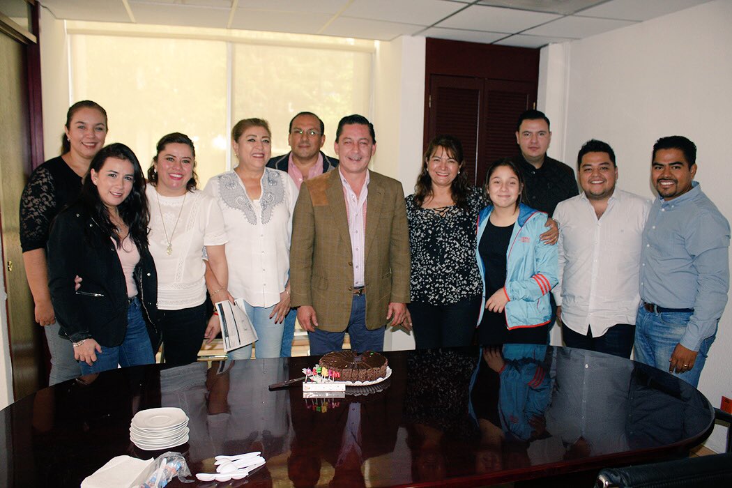 FerCastroMEX's tweet photo. Muchas felicidades al Delegado de la @SAGARPA_mx en #Querétaro Ing. @gnch71 que cumplas muchos más!! https://t.co/igP1eUXbyt