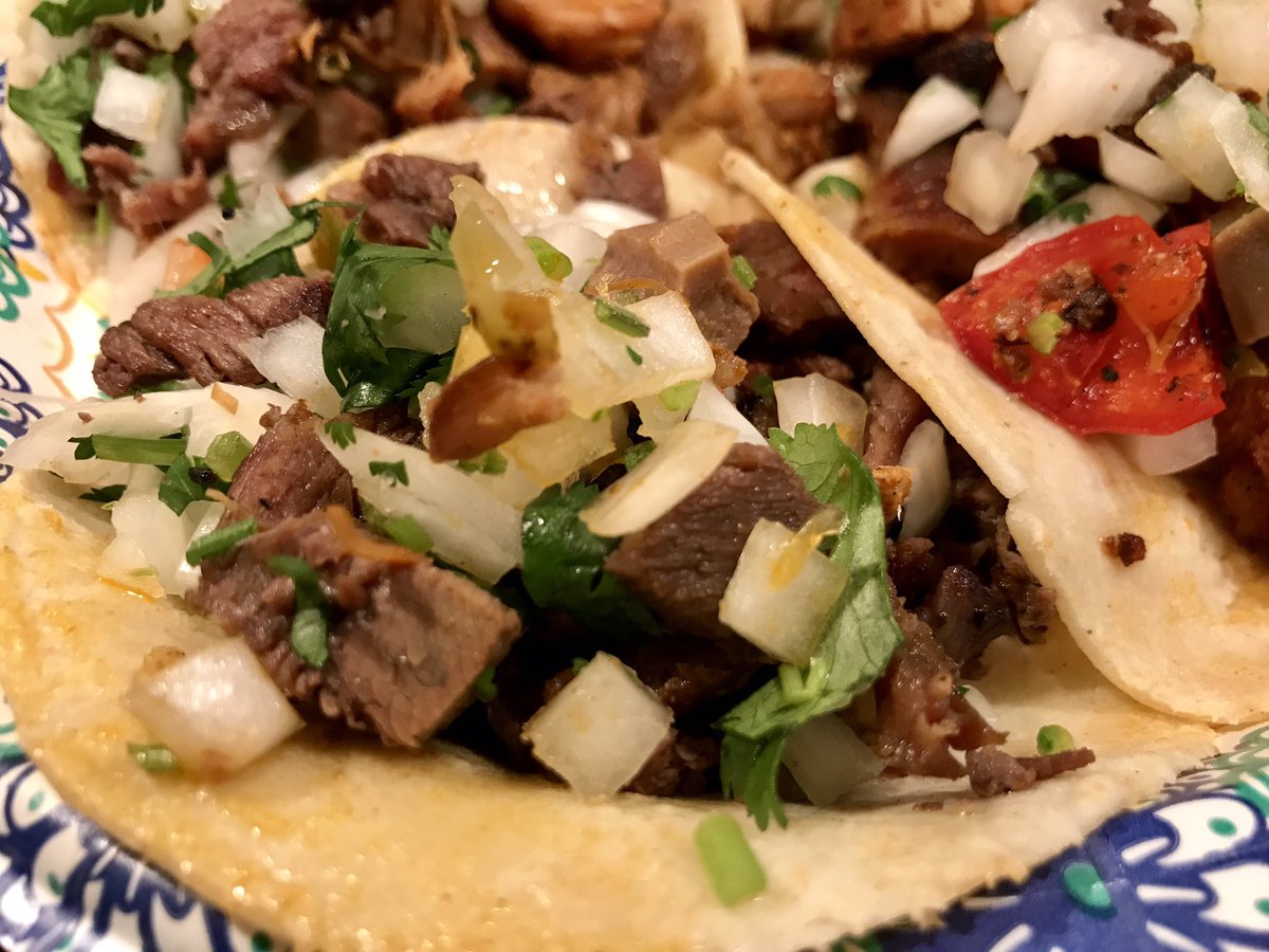 OWCalifornia's tweet image. Happy #NationalTacoDay 
It might as well be Christmas in California 🌮🌮🌮