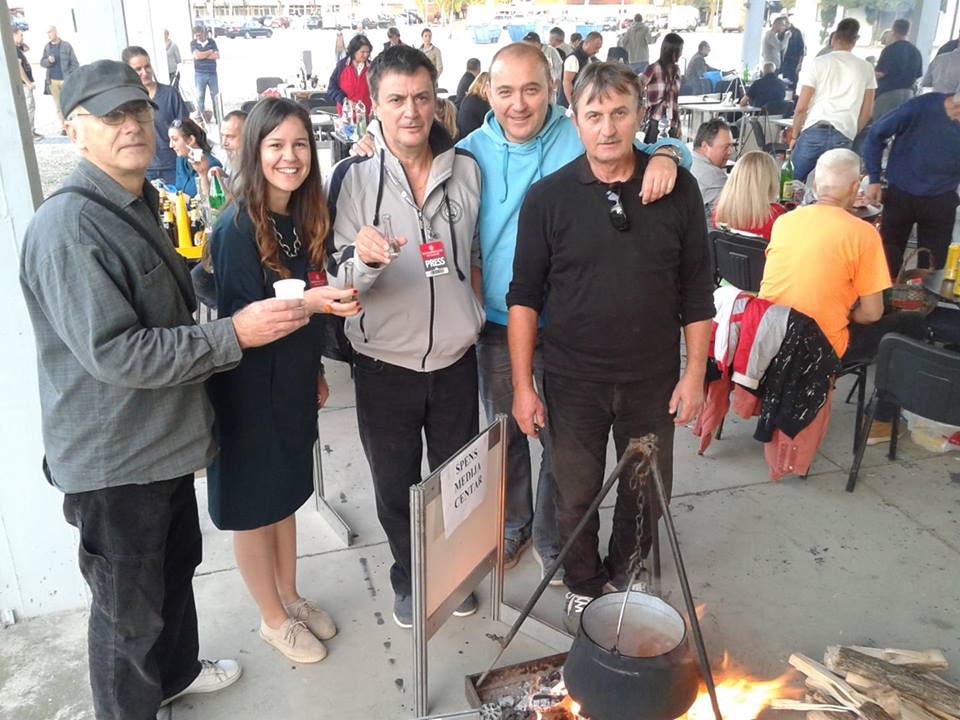 Šampioni, šampioni!
Radio Novi Sad 1 osvojio 1. mesto na takmičenju u kuvanju riblje čorbe na #Lorist2018 #presskotlić #Lorist #NovosadskiSajam