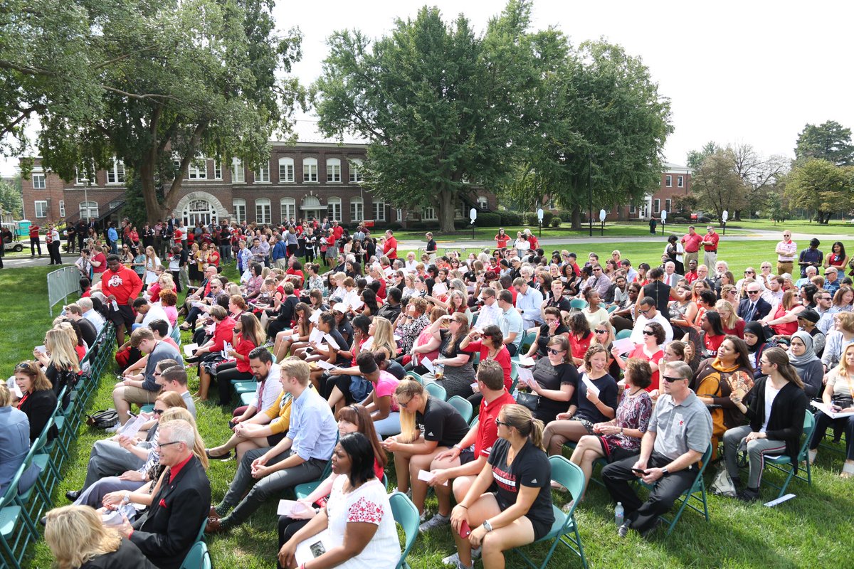 uofl's tweet photo. #UofL is on the brink of history.
Time to begin inauguration of @UofLPresNeeli. #WelcomeNeeli #WeAreUofL https://t.co/qtcSkhvOiH
