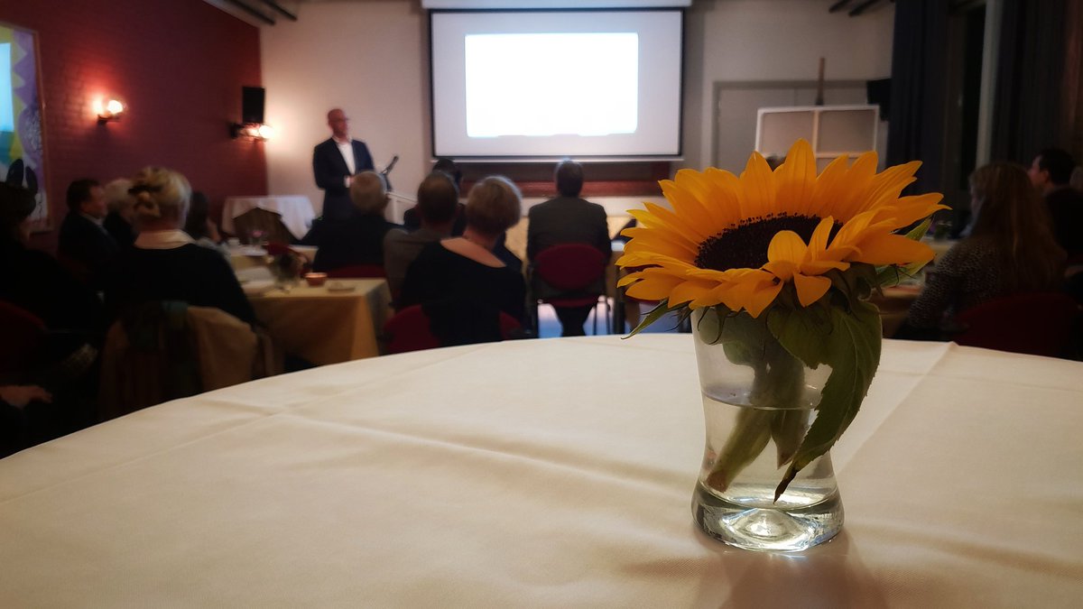 lageveluwe's tweet photo. ° Renkumse Toerismebijeenkomst °
We zijn van start!
Mathijs Fleur (manager Fletcher hotel-restaurant Doorwerth-Arnhem) heeft iedereen welkom geheten na  gezellig een kop koffie / thee te hebben genuttigd.
.
.
#toerisme #LageVeluwe https://t.co/KCwTqKhhgm