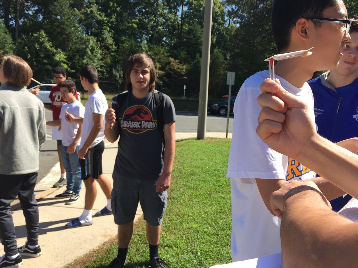 STEAMRams's tweet photo. Using Sling Psychrometers in Geosystems!  @RobinsonSSNews @FCPSScience https://t.co/cZOVvFniUB