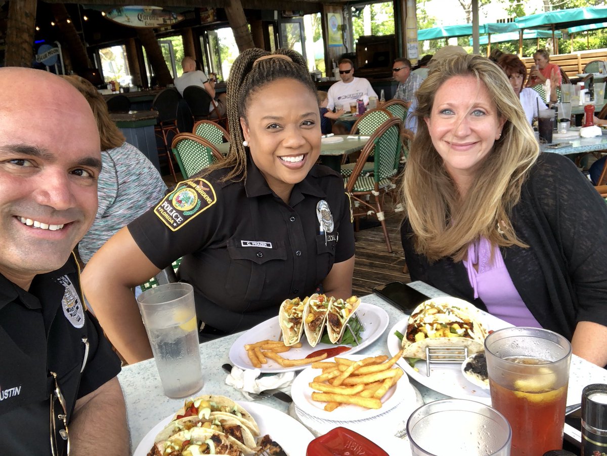 frostbitecra's tweet photo. Don't just Taco-bout it, be about it.
Still networking and Taco-about ...#NIOA2018 @CeceFrazer @sslater310 @nioa
#PIONetworkingLunch #PIOWisdom #PIOLife
#TacoThursday #NationalTacoDay https://t.co/tiC63Qkngj