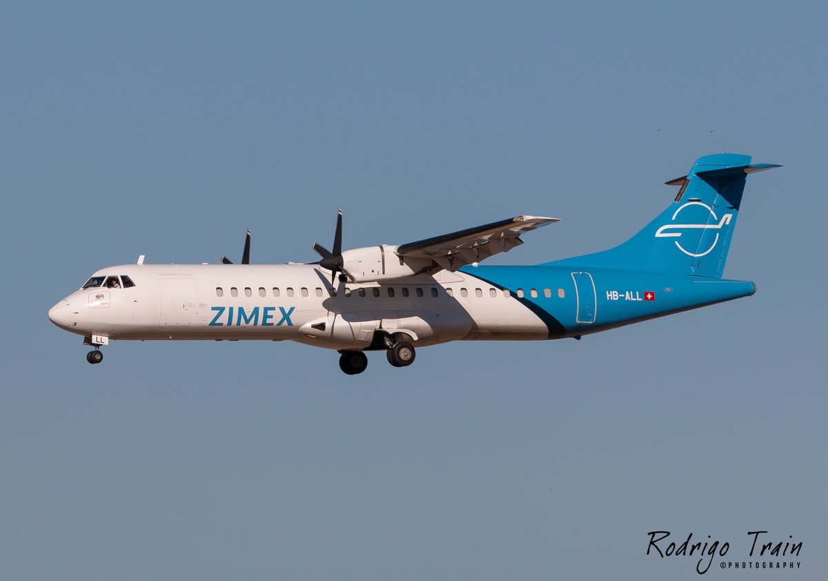 Esta tarde en <a href="/zazAirport/">Aeropuerto de Zaragoza</a> ATR72-202(F) de Zimex Aviation.