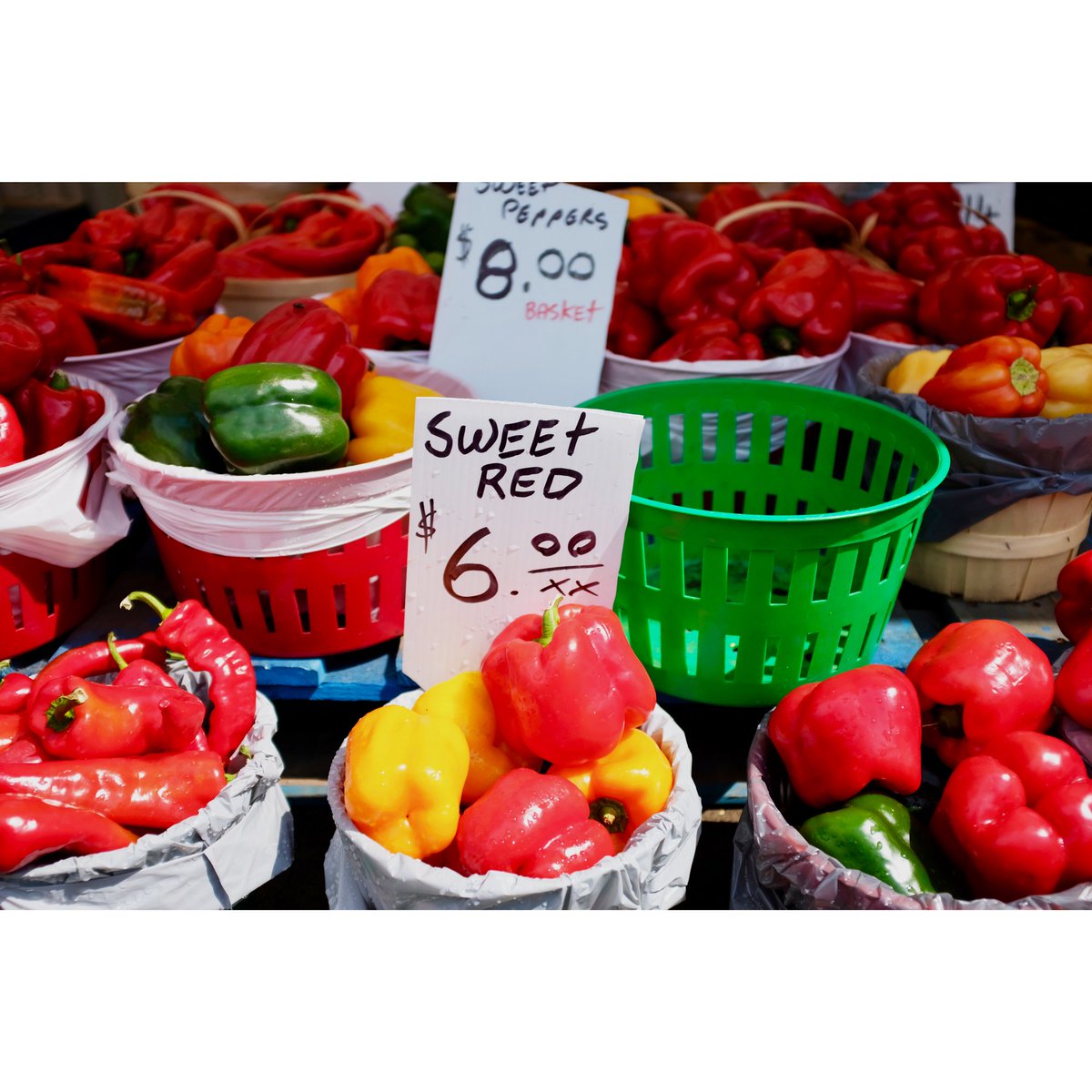 surfacecondos's tweet image. The amazingly fresh Parkdale Market. Right across the park from our newly released Wellington West Lofts.

ow.ly/YwIJ50jk26q