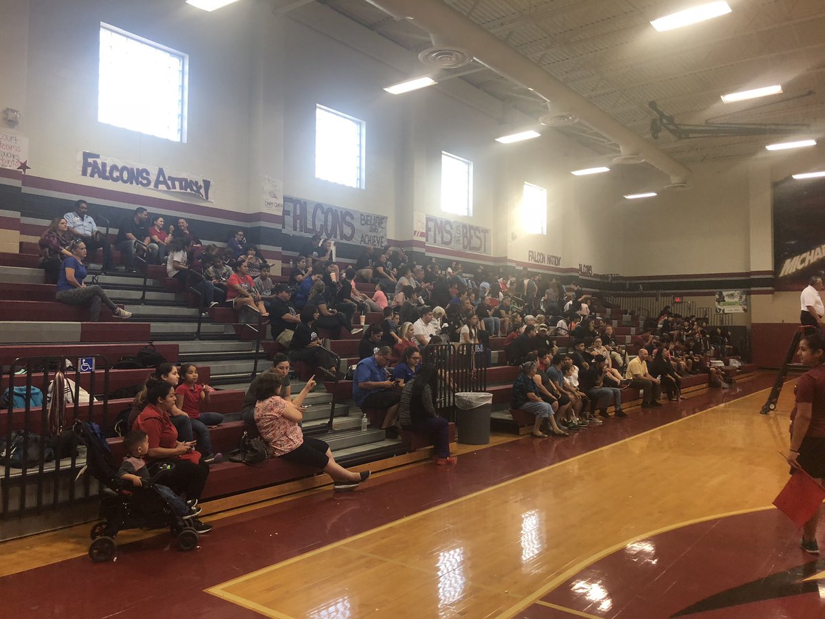 fossumfalconms1's tweet photo. Great job 8th grade light on your well earned win! https://t.co/hBneepuJQ6