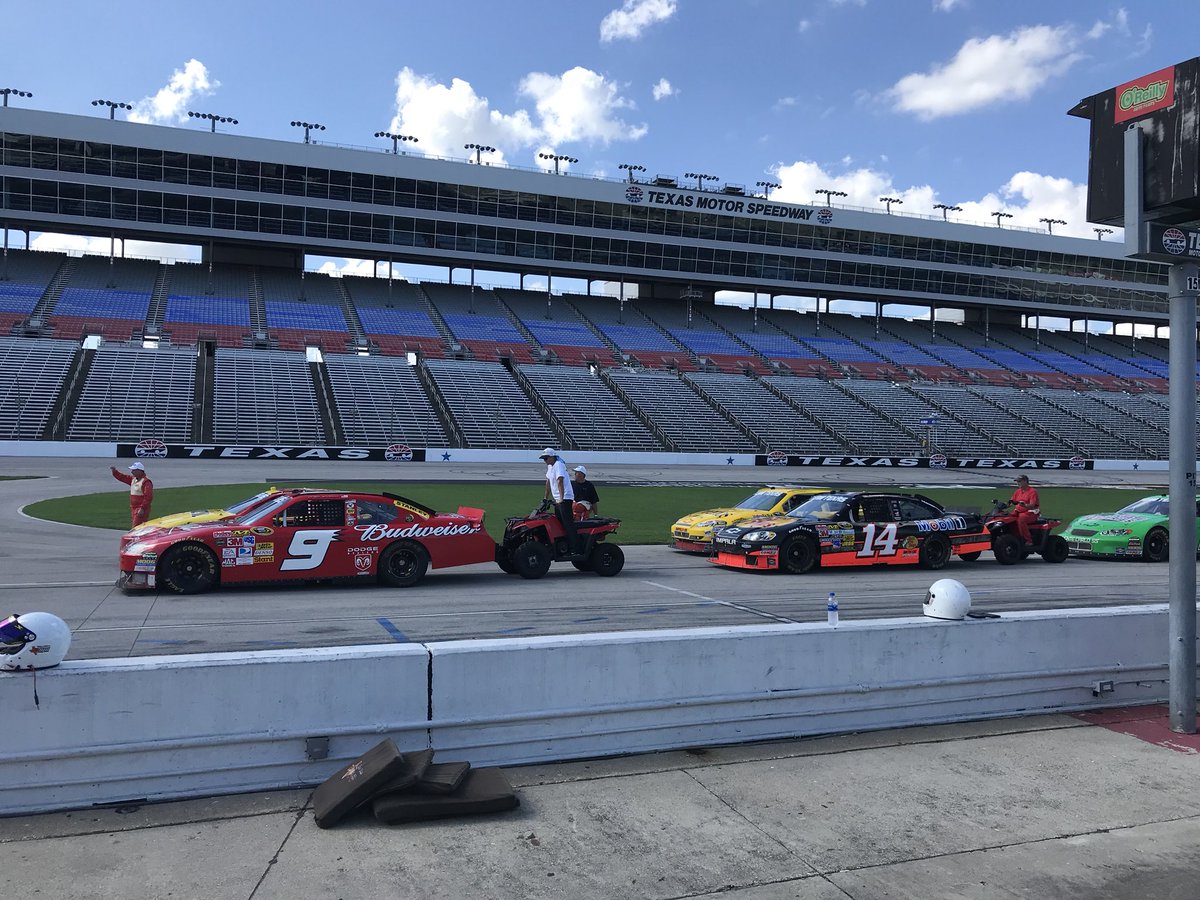 ESTGroupLLC's tweet photo. Ended the day out at the track! Awesome morning of learning what’s NEXT in the IT space and afternoon of driving race cars around the track🎉 https://t.co/aOqMOpe1Qm