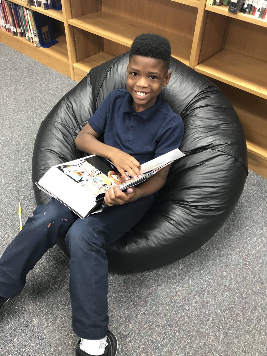 LibrarianJonesy's tweet photo. This smile is literally why I do what I do! #AgnewLibrary #AgnewGRIT #MISDLibraries #ReadforFun @agnewedu https://t.co/cyivesRUbb