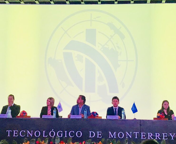 monbarsa's tweet photo. En representación del Gobernador @TonyGali asistí a la Inauguración del #MUNTCP2018 Felicito a los jóvenes estudiantes del @TecdeMonterrey que participan para contribuir en la construcción de una mejor sociedad @AlvizarNacho 

¡Enhorabuena! https://t.co/mjptEhyZw4