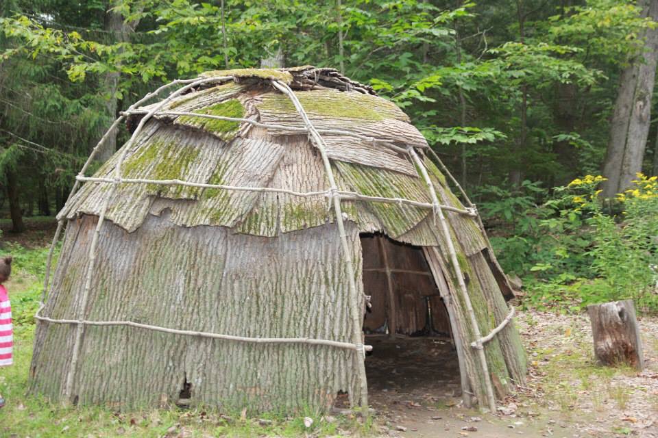 Havekiddoswill's tweet photo. The @IAISMuseum in Washington, CT offers a unique opportunity for families to learn about the history, culture, food and lifestyle of the original dwellers of the area. #thingstodoinct #fallinct #teachingkids #nativeamerican #ct #explorect #homeschool #roadtrip https://t.co/FQUKWB3FsT