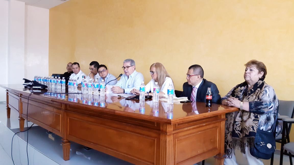 CONACCA's tweet photo. En el #Foro de #Seguridad, el #Presiente de @CONACCA, @RamiroCavazosF, reconoció el interés y #trabajo de la #MesaDirectiva de la #CentraldeAbastos de #Huixcolotla, así como la labor de la #CNS quien a través de @vtorreslanda impartió la capacitación. @J_A_SanchezR @AITOR12 https://t.co/jEfaqcwWWL