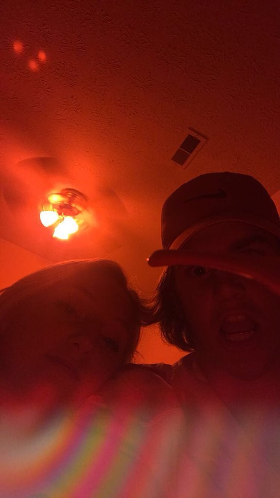 alecroberts35's tweet photo. happy birthday @falyn_gardner hope you had the best day everโค๏ธโค๏ธ #3andoh ๐ณ https://t.co/NW97YhbiYo