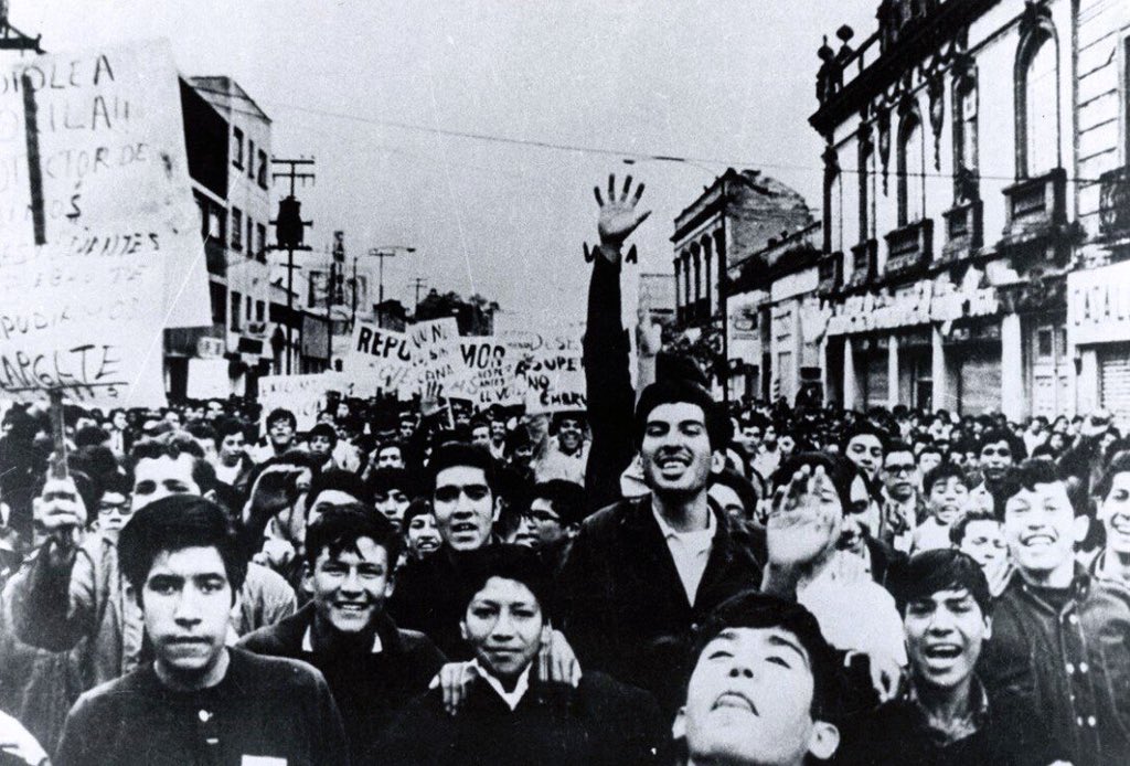 RadioUAEH's tweet photo. Hoy en #Crisol hablamos sobre el antes y después del 2 de octubre de 1968 @a50del68 https://t.co/8DFh4N4G2M