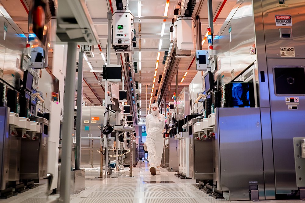 Every day, <a href="/intel/">Intel</a>’s teams work to make technical breakthroughs and create the next generation of technologies. Our U.S. manufacturing and research and development facilities operate 24 hours a day, 365 days a year: intel.ly/2CrNRQ4 #MFGDay18