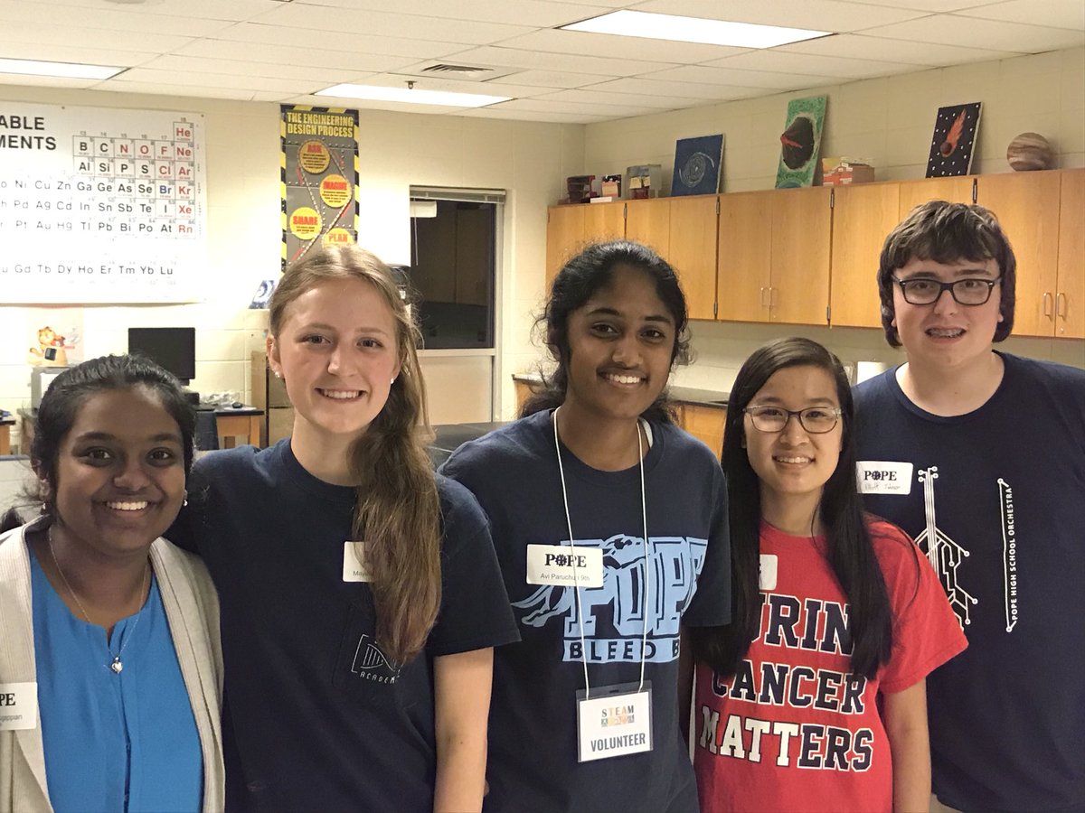 PopeAcademies's tweet photo. STEM Leaders at Dodgen STEAM Night 💡🔬⚙️ https://t.co/6Z9t3M4GJD