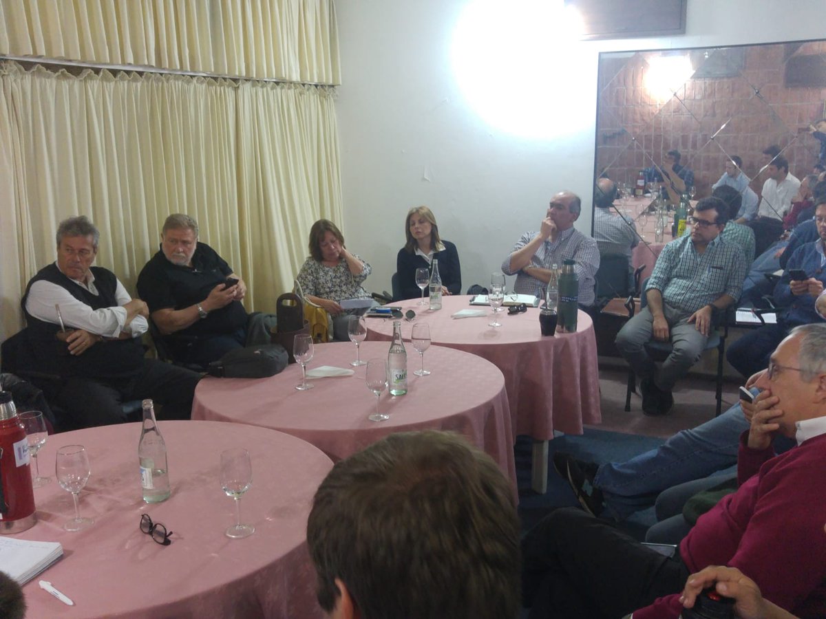 GIntendentes's tweet photo. Hace momentos nada más @MejorPaisUy estaba conferencia de prensa en Colonia junto al candidato @Antia_Enrique https://t.co/rAlCJ5o9dZ