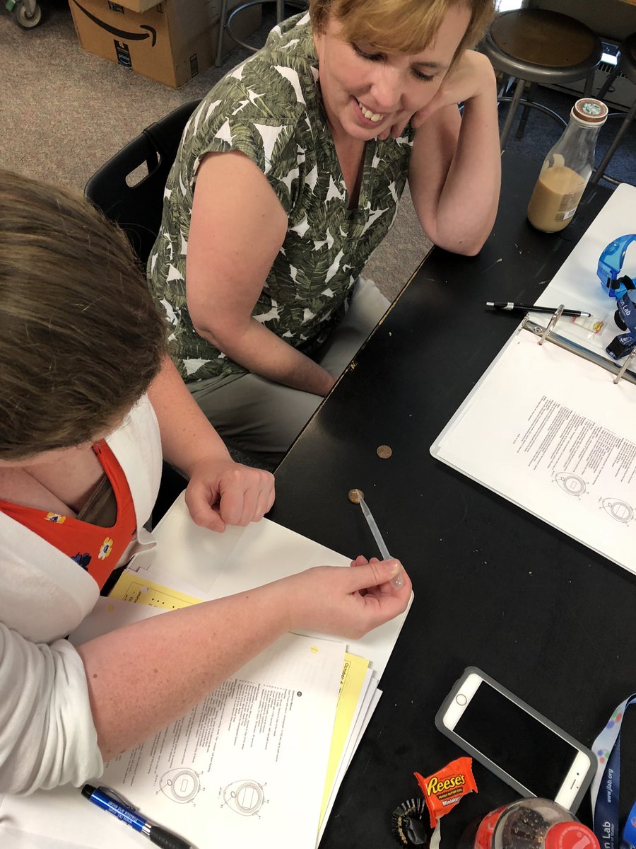 KatelynLeitner1's tweet photo. Tonight at @JLab_News we dove into scientific investigation! #predict #observe #data #jsat5 https://t.co/lHoL6fJicq