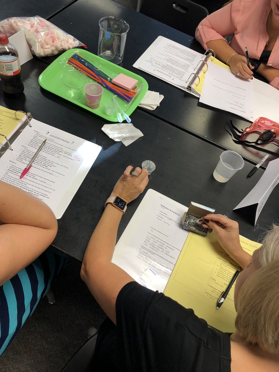 KatelynLeitner1's tweet photo. Tonight at @JLab_News we dove into scientific investigation! #predict #observe #data #jsat5 https://t.co/lHoL6fJicq