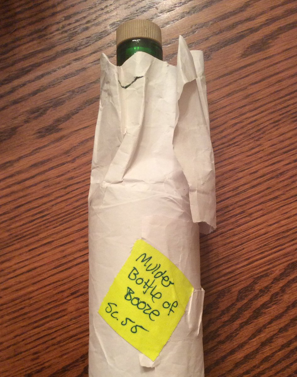 DrDuchovny's tweet photo. #OddThingsToLeaveInAWill
Prop bottles from #TheXFiles that David Duchovny touched & may or may not have drank out of. https://t.co/Dx7Ig3kJl1