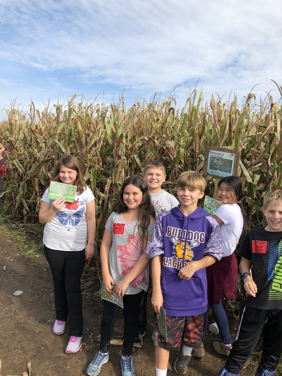 mrs_jswanson's tweet photo. We had a blast on our field trip to Richardson Farm! We conquered the corn maze, visiting the petting zoo, and picked pumpkins 🎃 #d118life #RCS118LIFE #RobertCS118 #richardsonfarm https://t.co/wdbLjlP6tG