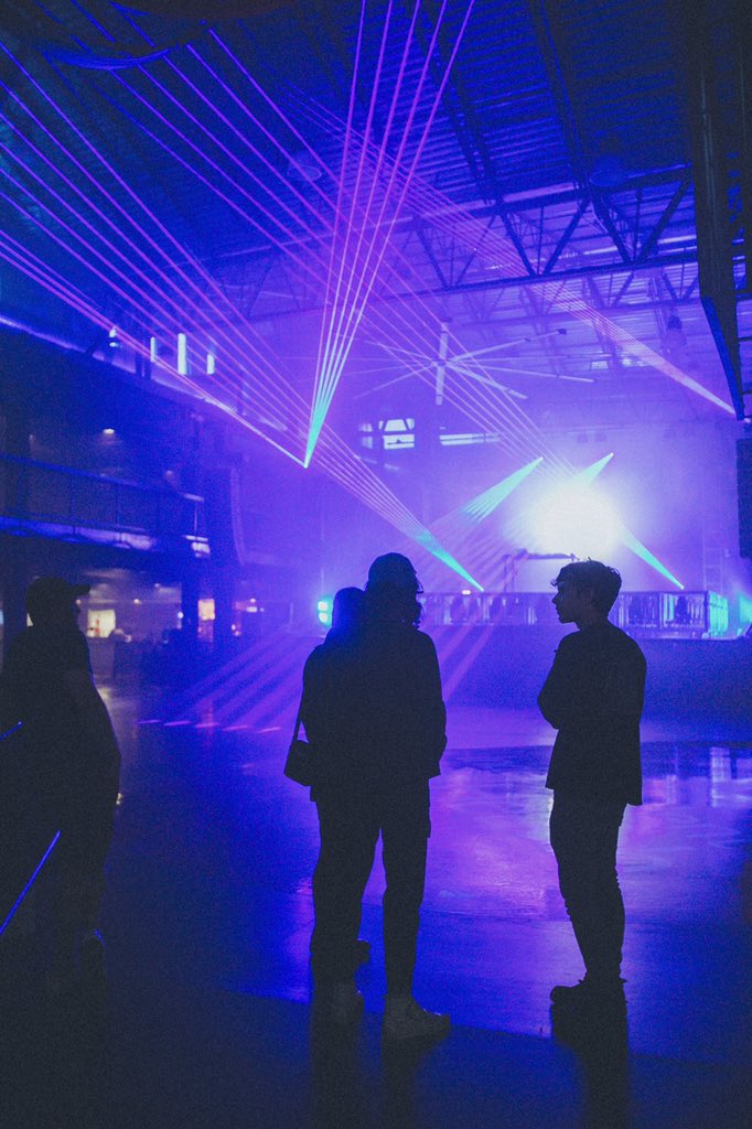 very last show of the @virtual_self utopiasystem tour tonight in dallas. gonna miss this so fucking much https://t.co/1sw84JPtTt