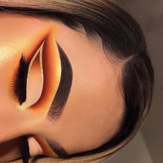 @makeupbyriquelle 💕 blessing your timeline with this fiery eye look. Share your makeup looks using hashtag #phamexpo