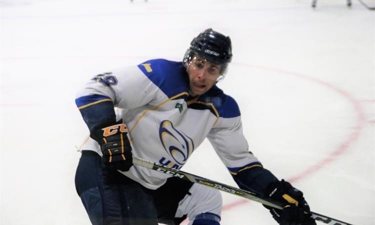 . <a href="/aiglesbleus/">Aigles Bleus - Aigles Bleues</a> already feeling better about their game in the AUS men's hockey conference. Story with captain Thierry Comtois <a href="/ThierryC19/">Thierry Comtois</a>
bit.ly/2CrL1L0