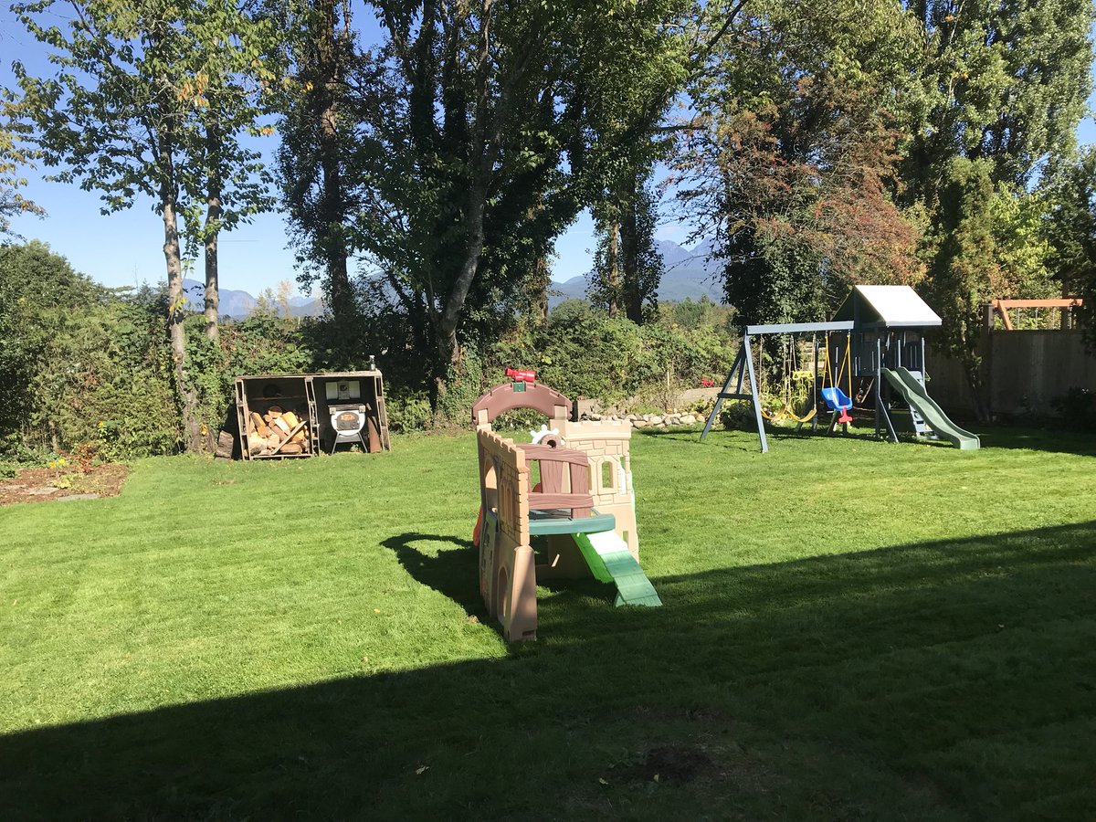 Soldsoul20's tweet photo. Yo’ @BrendanSchaub, get that #lawnlife on point by living somewhere it will stay green, bro. #dadlife #alwaysgreen #mountains #cookwithfire https://t.co/6kRmDhjAFi