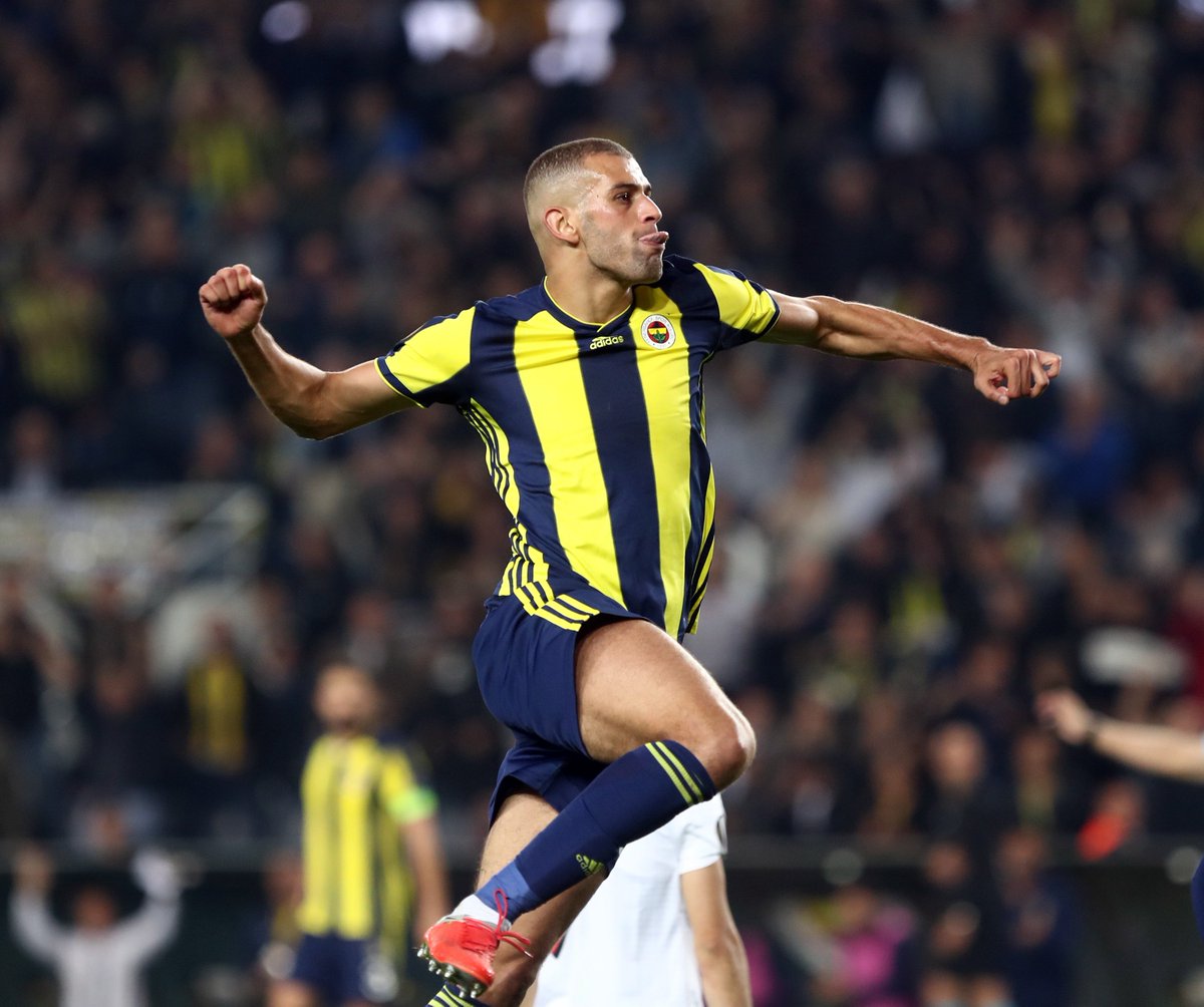 Diego Reyes en la victoria del Fenerbache  