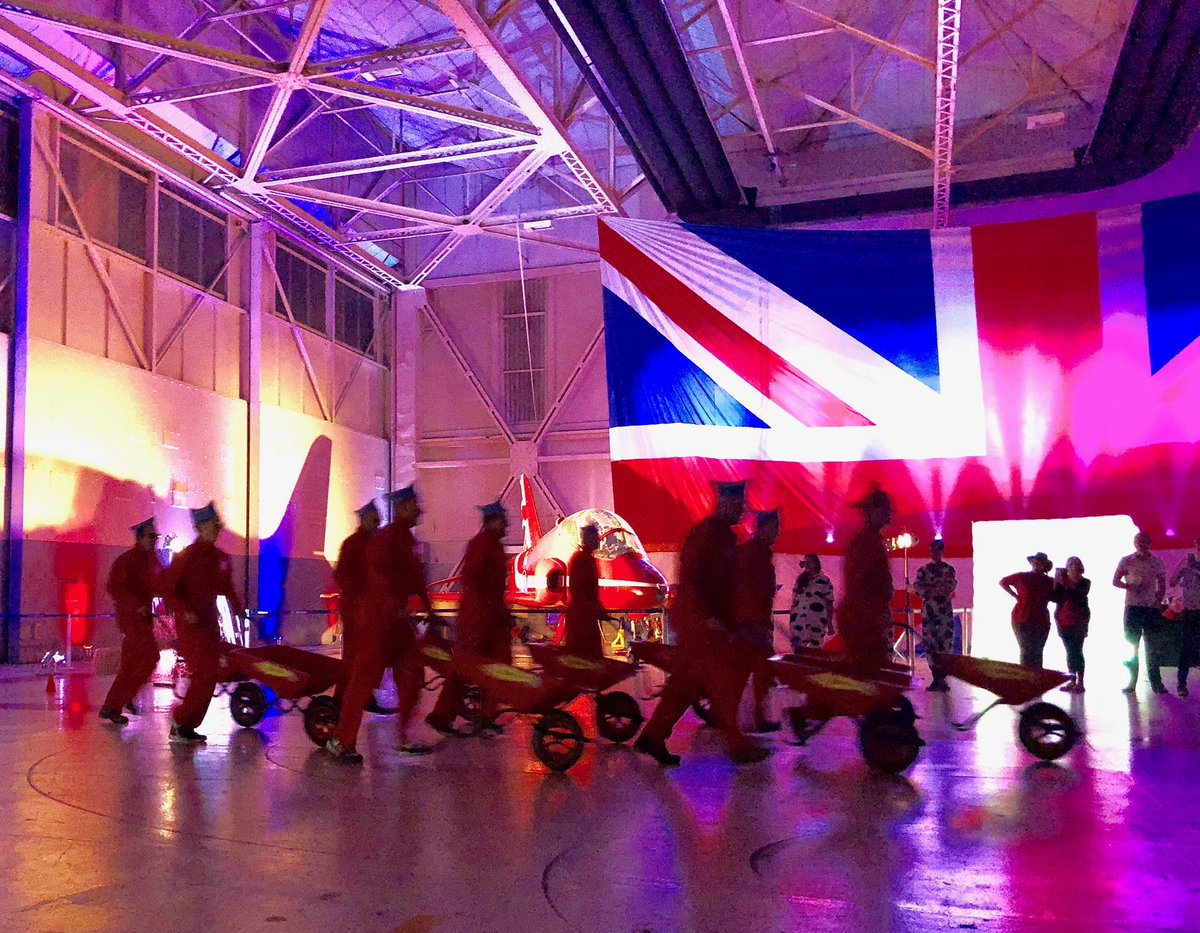 Can you guess who the special guests might be at the End of Season Hangar party....?