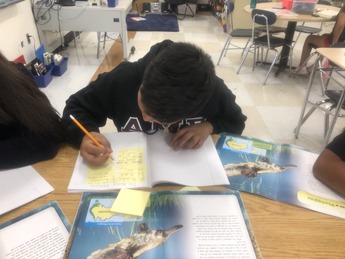 MrsClarkReads's tweet photo. Stop, jot & read! We’re making meaning one jot at a time! #wearereaders #monitoringformeaning #comprehensionrules #stopandjot @OssiningSchools @amdrocks @craigdreves @PrincipalAMD https://t.co/88Th5bhQ7I
