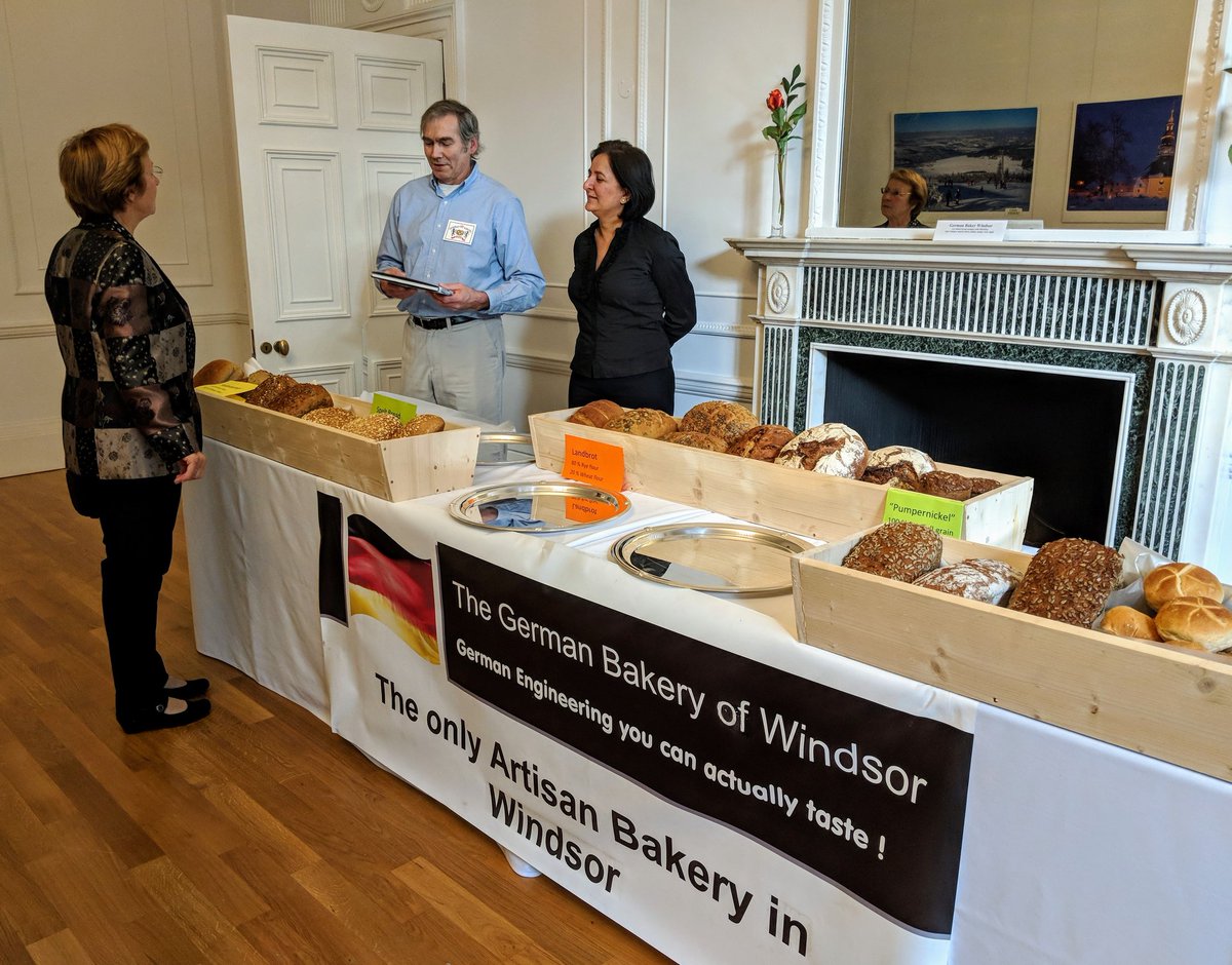GermanEmbassy's tweet image. Another fantastic food stand: thank you @GBGermanBaker! #GermanUnityLDN