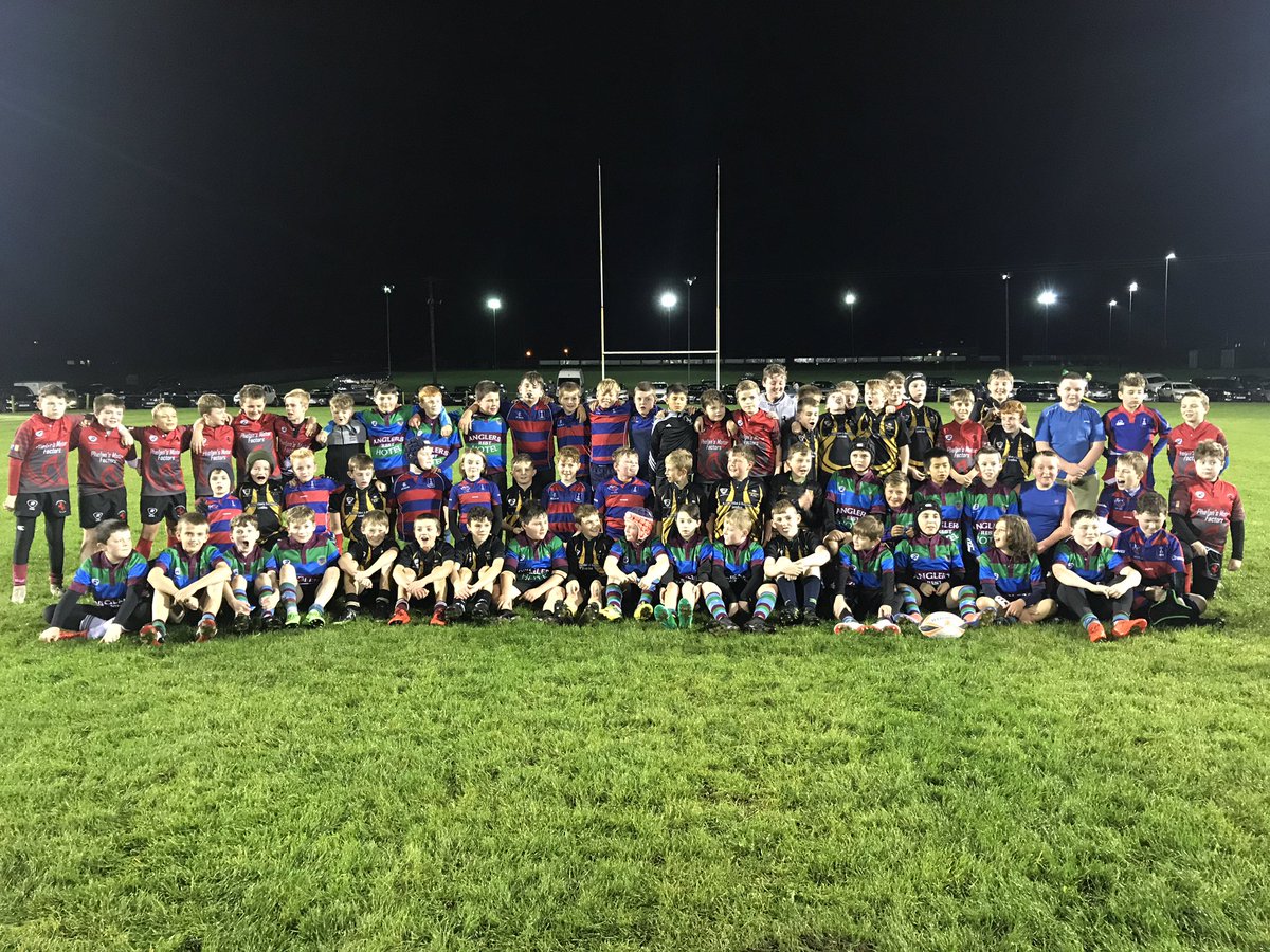 connachtrugby's tweet photo. A brilliant night of rugby under the @TuamRFC lights with minis from @corrib_rfc, @claremorrisrfc, @DunmoreRfc and Tuam all taking part #GrassrootsToGreenShirts ☘️ https://t.co/lrgOrPteh6