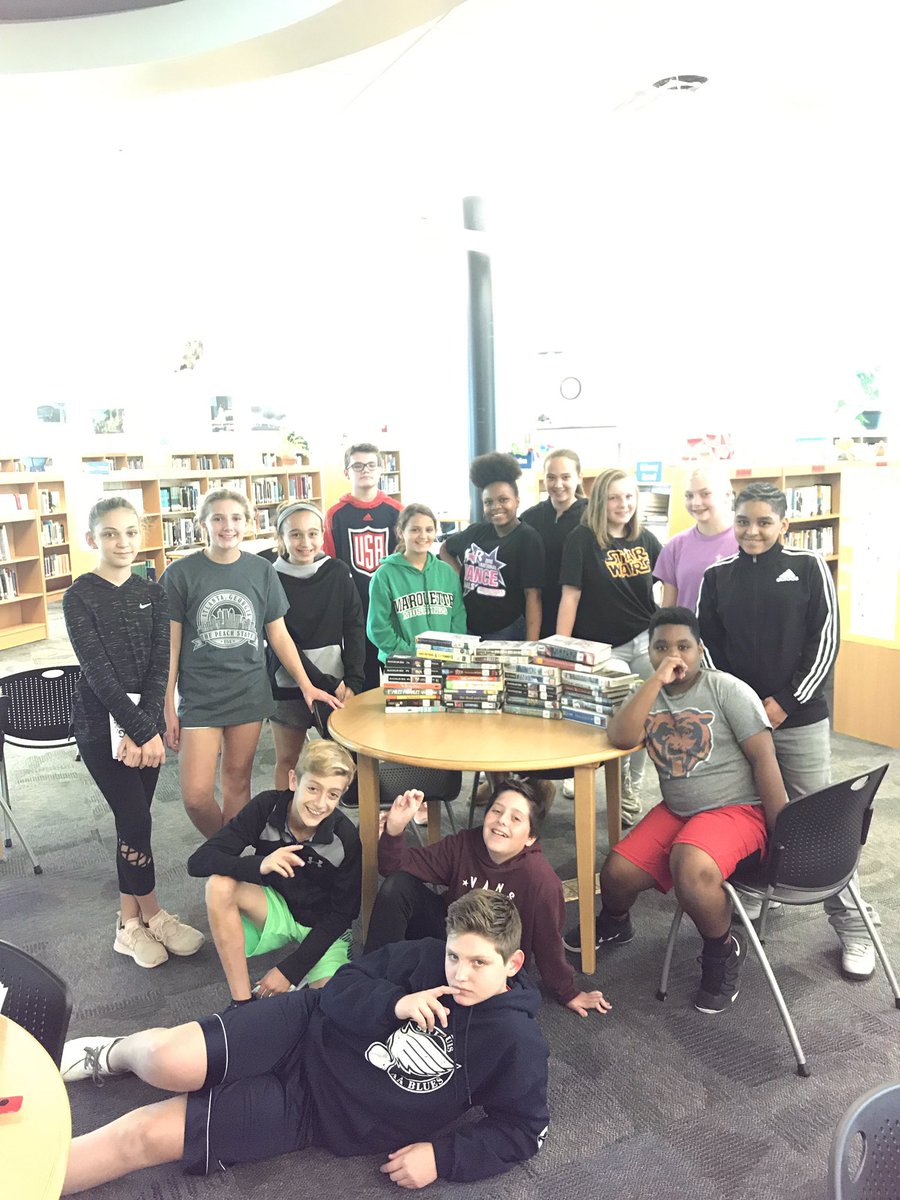 mrskcatanzaro's tweet photo. When you’ve read over 35 books already this school year, you celebrate! 👏🏻👏🏻👏🏻📚📚📚❤️❤️❤️ #7thhour #readingrocks #stallionway @SMSstallions @RSDbooklove https://t.co/uDOQgxUHfT