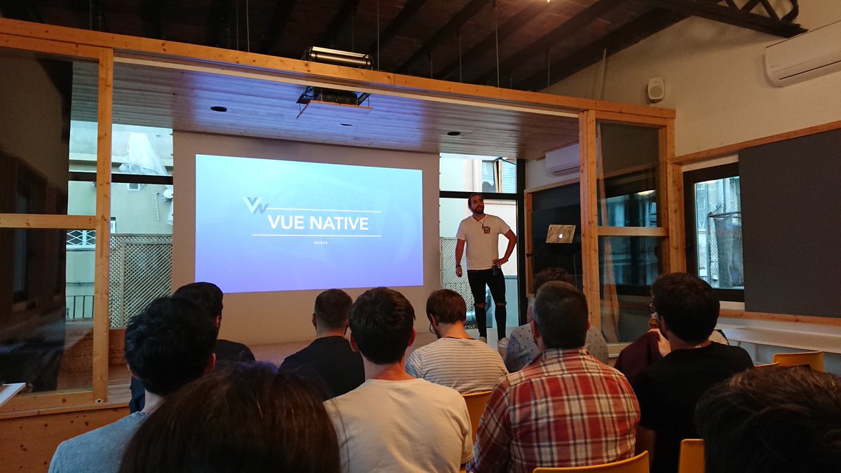 robertohuertasm's tweet image. @xavism9 introducing @VueNativeIO to the audience tonight at @vuejsbcn!