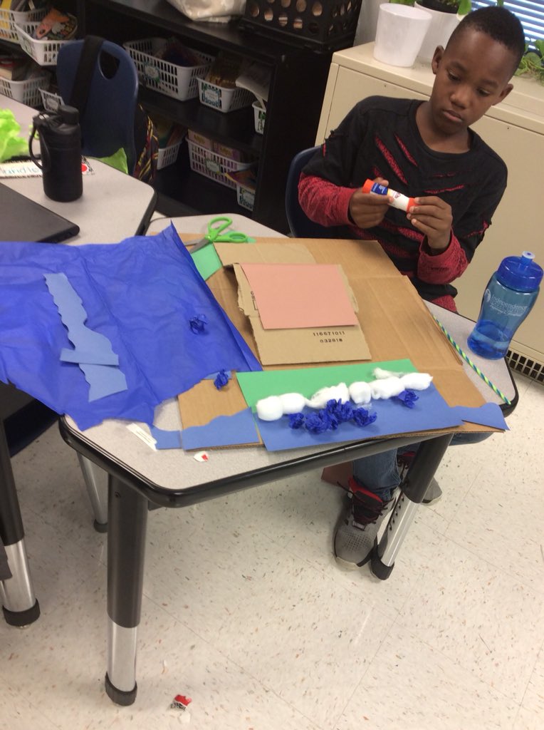 5thgradebears's tweet photo. Hey #5thgrade team, today in science we are making rain shadow models! These are some pictures of Miss Curran’s cubs working extremely hard☺️🐻 #bears #science https://t.co/pIBiEGaFY7