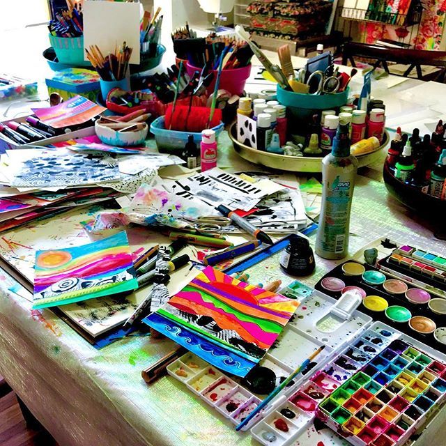 RobinMeadDesign's tweet photo. My mess from last night.. up at 330 and creating before a busy day.. #beautifulmess .
.
.
.
#artoftheday
#womenartists
#artistsofinstagram
#studioscenes
#studio
#colorful
#artcollector
#artsy
#studiomess
#marks
#creativehappylife
#visual_creatorz
#color… https://t.co/l2K1LJeLyq https://t.co/z0ZgWXramS