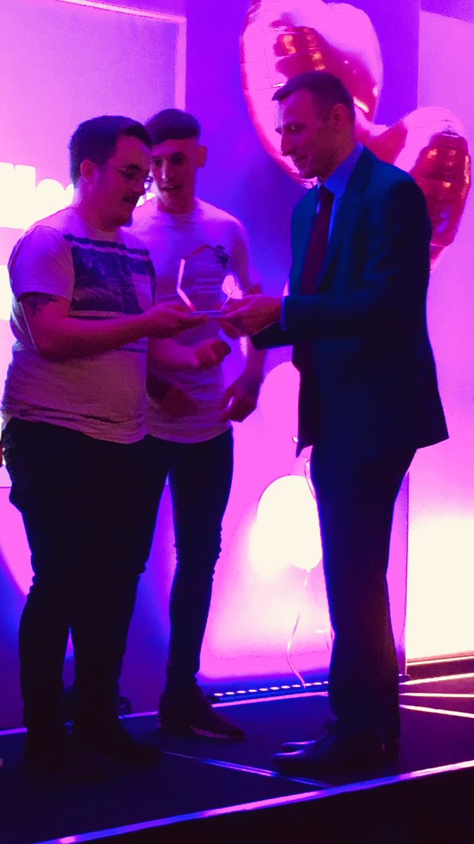 andy_giblin1's tweet photo. Sam Scott proudly handing out awards at the WDH Love where you live awards. Well done to all the winners. @Hort_Sodexo @AlexMcLauchlan1 @gazbackhouse @JamesLloyd99 https://t.co/z5RjjZchSr