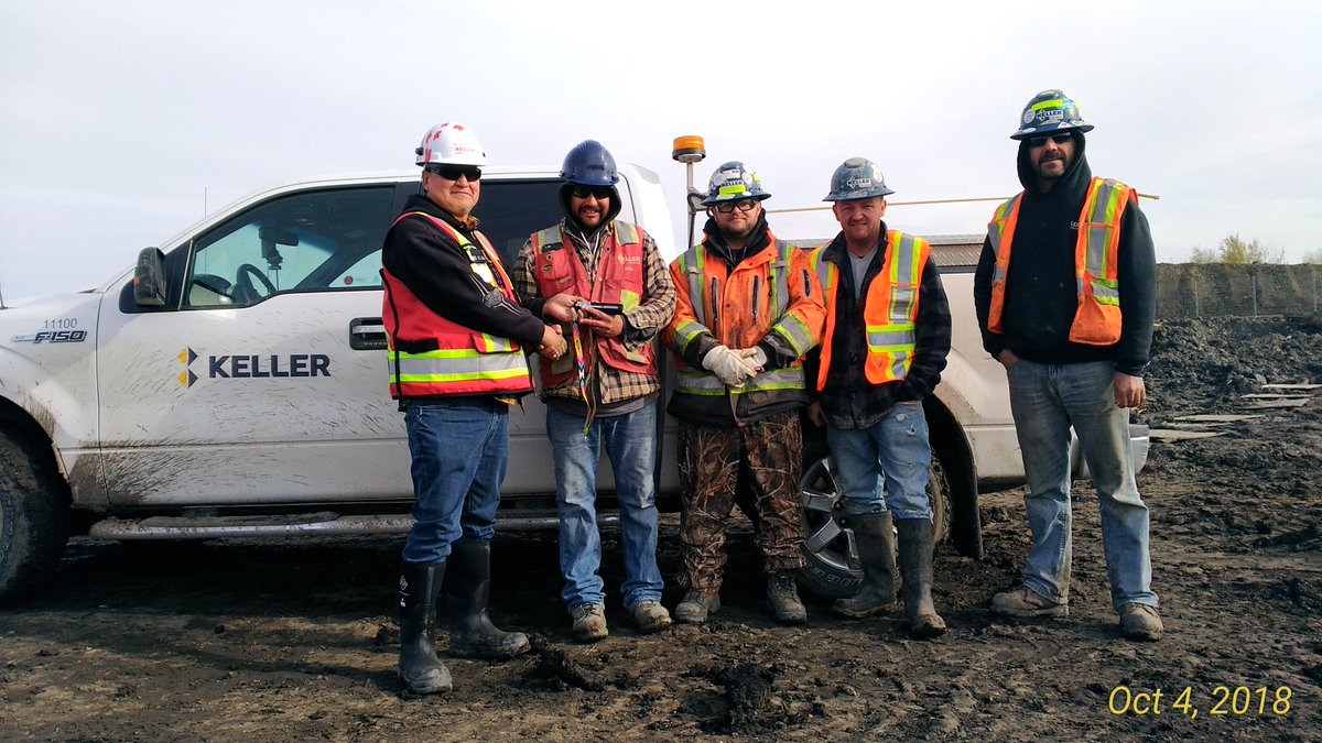 SamsonCree's tweet photo. @SamsonCree @SamsonWaste Keller Construction getting a gift for job completed from Liaison Roy SB. #KellerConstruction #Keller https://t.co/osvfS378Dh