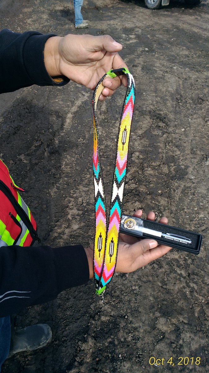 SamsonCree's tweet photo. @SamsonCree @SamsonWaste Keller Construction getting a gift for job completed from Liaison Roy SB. #KellerConstruction #Keller https://t.co/osvfS378Dh
