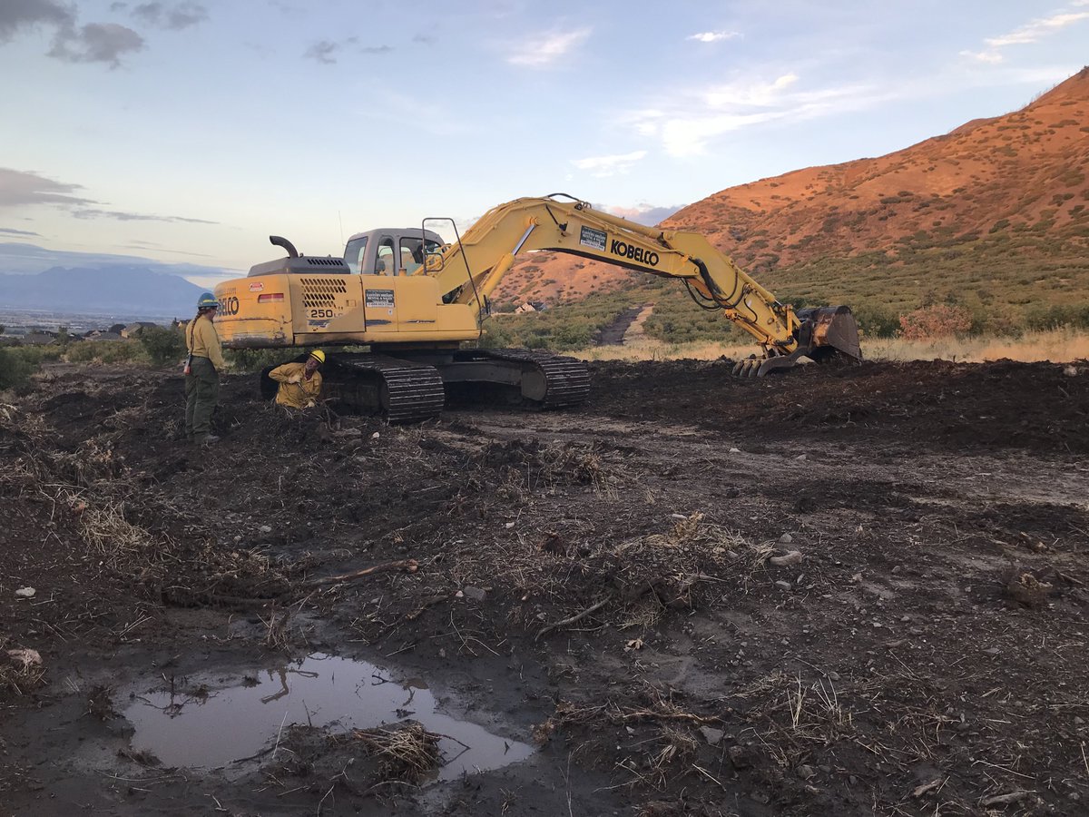 Info_CIIMT1's tweet photo. When the crews and equipment begin suppression repairs they work with a resource advisor. Read the full artice at https://t.co/FCNdLq8CBu
#Polecreekfire #Baldmountainfire https://t.co/intAPdYmaE