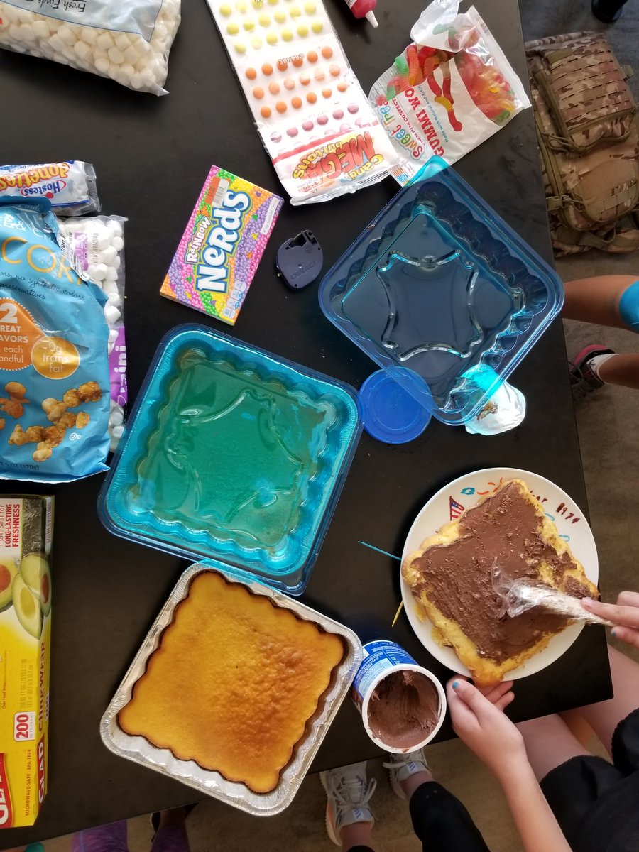 kaatreenaahhh's tweet photo. Cell projects &amp; ingenuity are at work at #danamiddleschool! They forgot spatula to spread the frosting so they covered a ruler with saran wrap! #genius @ArcadiaUnified #danamariners https://t.co/N6R0Lt04VF