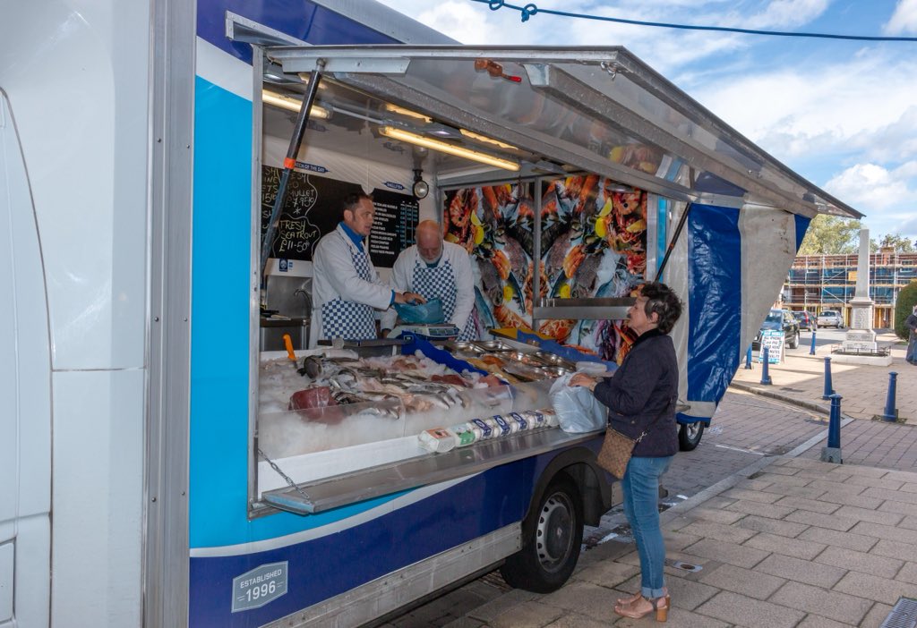 livinglifebeds's tweet image. It’s Friday tomorrow, which means it’s fresh fish on the High Street courtesy of Coast to Coast Ltd. Arrive early to avoid the queues! 😉