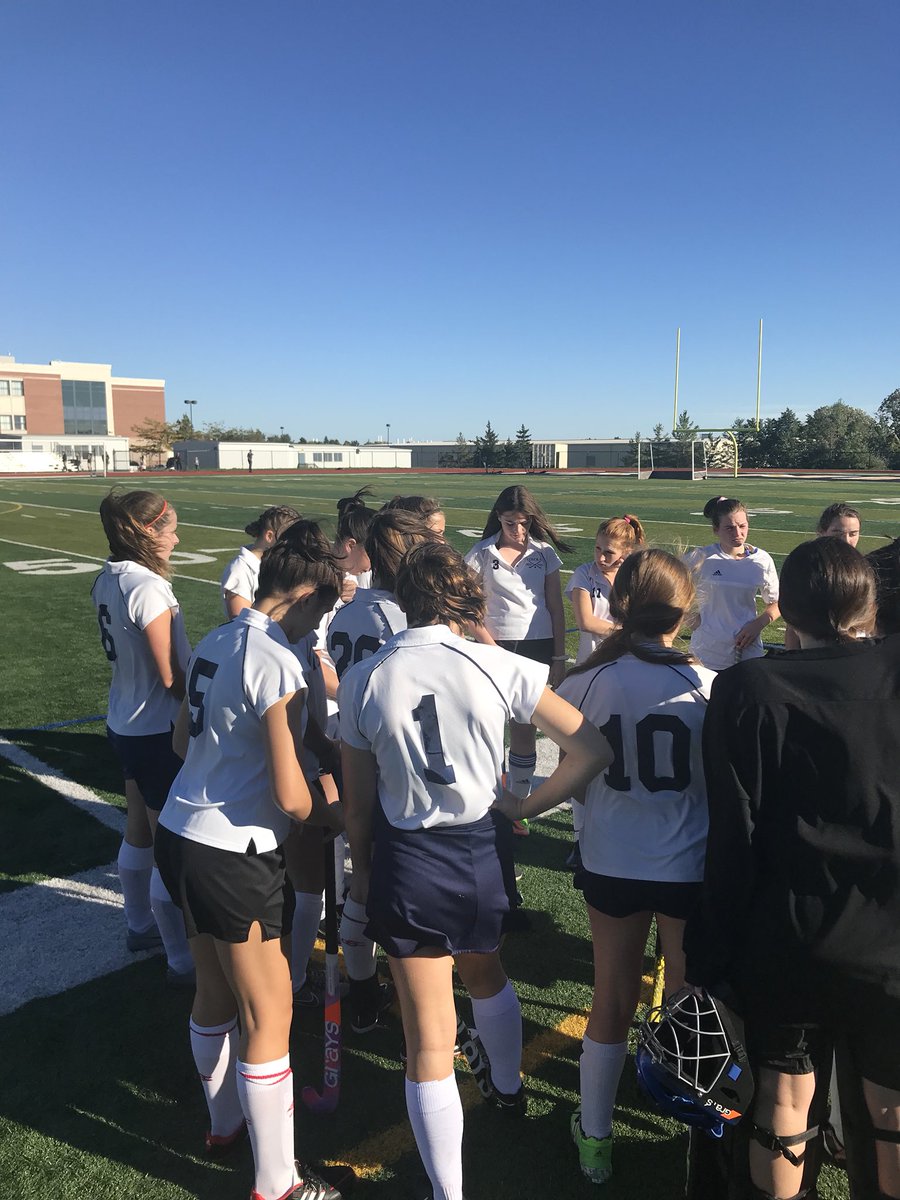 DanniOrlando9's tweet photo. Congrats to our Junior Field Hockey Team in their 3-0 win @LoyolaHawksOak @loyolaAC https://t.co/aZWXKalNEy
