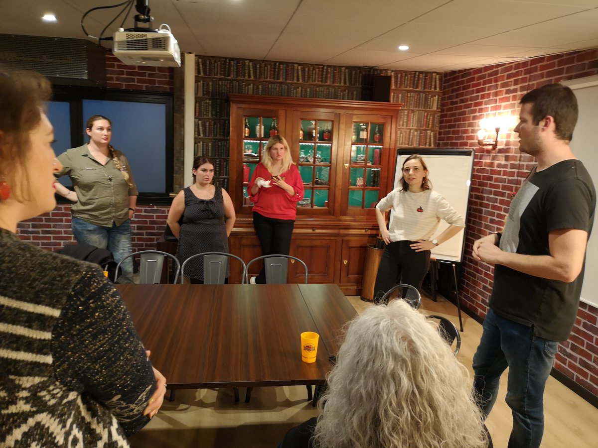 BlogJupette's tweet photo. Trop bonne soirée de rentrée tonight avec @LesBlogsdu44 😊 Ça fait trop plaisir de revoir les filles, papoter et découvrir de nouveaux Blogs ! Merci @EscapeHuntNTE pour l'accueil et RDV dimanche 😉 poke @BrevesAuFeminin @nanteswithlove 😘 https://t.co/uCcRSUqyR4