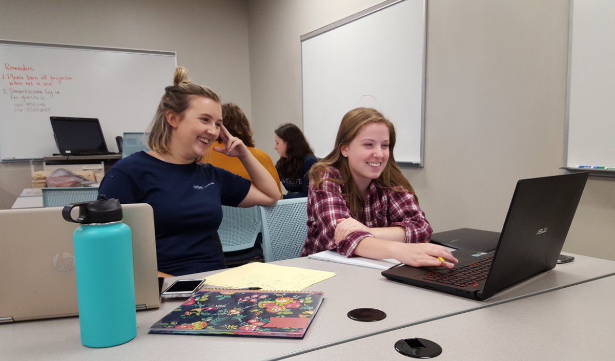 KentState_ASC's tweet photo. #tutorspotlight Meet another #triplethreat--Mackenzie tutors Math, Chemistry, AND Biology!  #thankatutor #tutorappreciationweek https://t.co/pHQ0dLAeiW