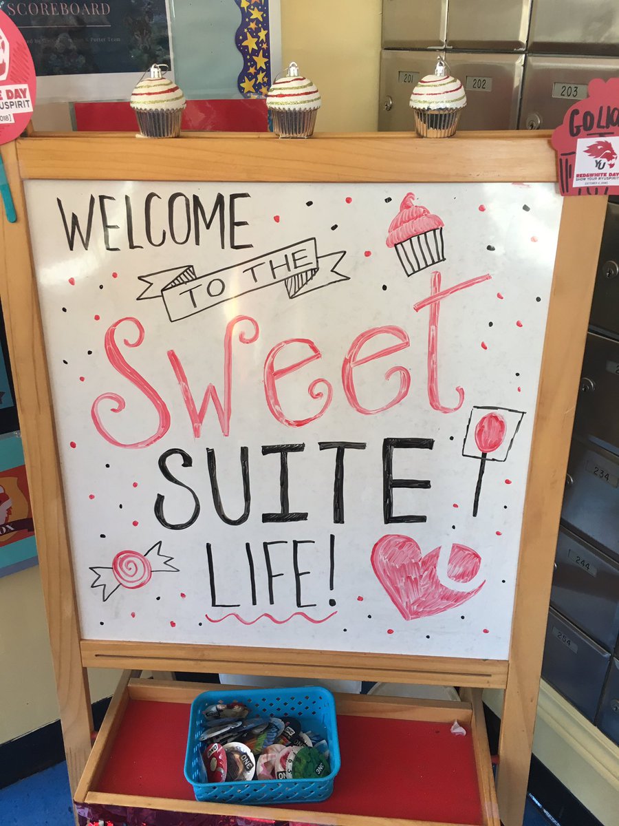 DarylNauman's tweet photo. More #YUSpirit at #YorkU residences! @YorkUResLife https://t.co/yICbElRBDK