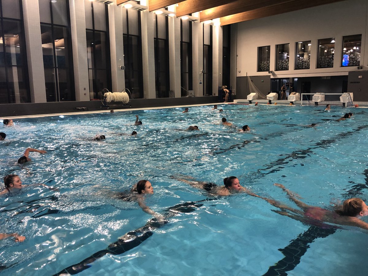 Thanks to those who came to our second taster session yesterday, was lovely to meet you all! Training starts tomorrow:
Freshers: 8:25-9:15pm
Seniors: 9-10pm 
See you then #poloyolo #pololove #unzipme #letsgetwet <a href="/UBSport/">University of Birmingham Sport</a> <a href="/Guild_Sports/">George Christian</a>